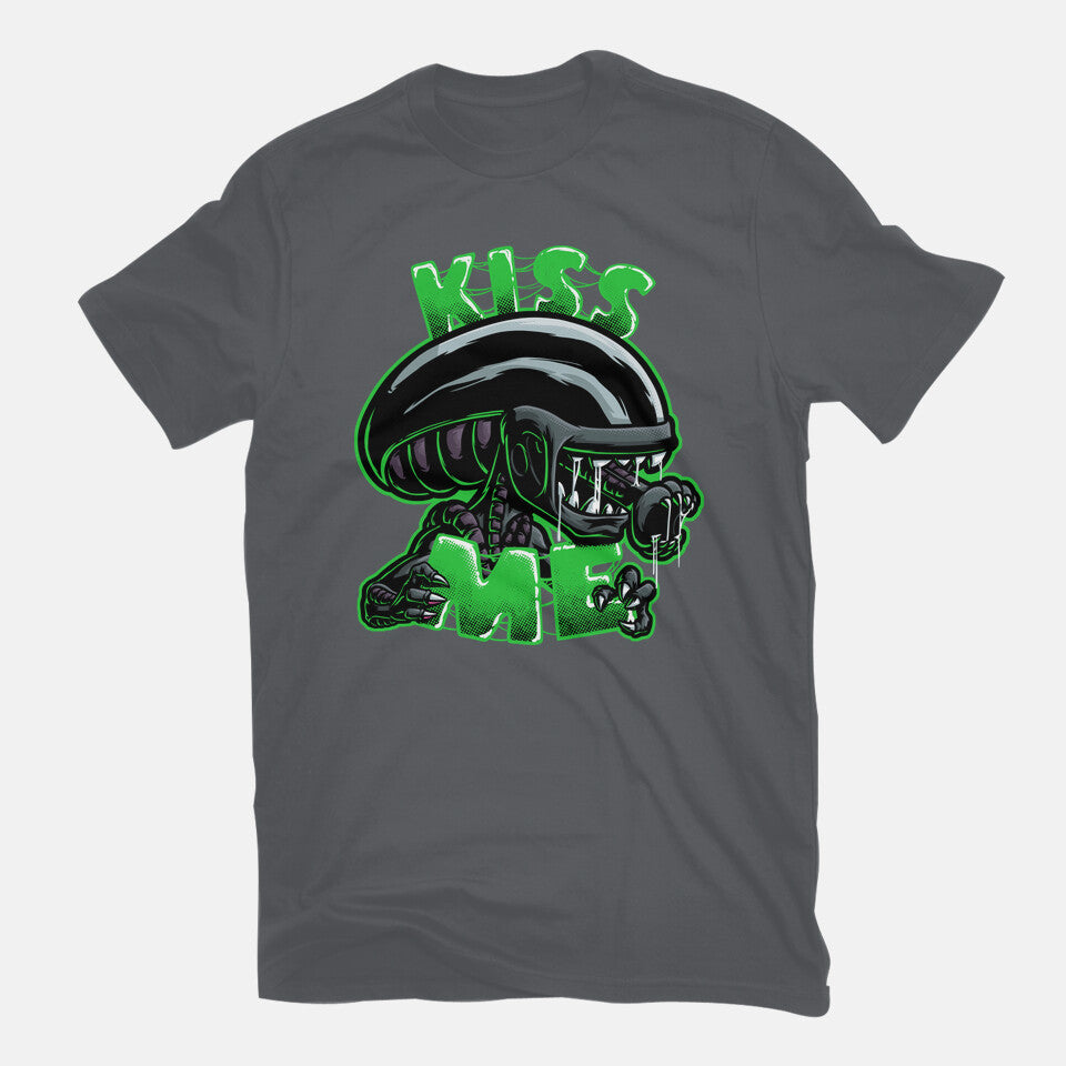 Alien Kiss Me