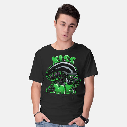 Alien Kiss Me