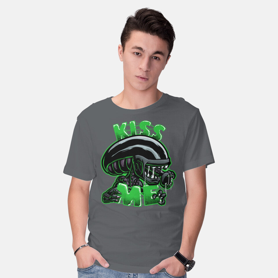 Alien Kiss Me