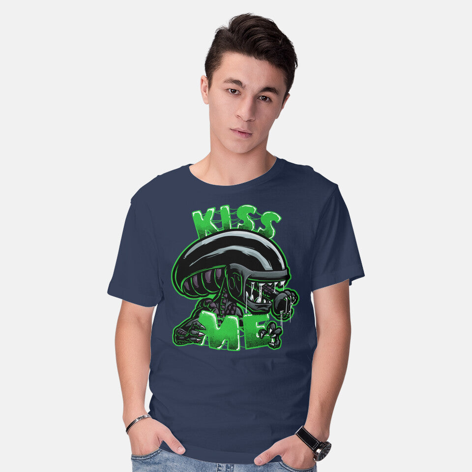 Alien Kiss Me