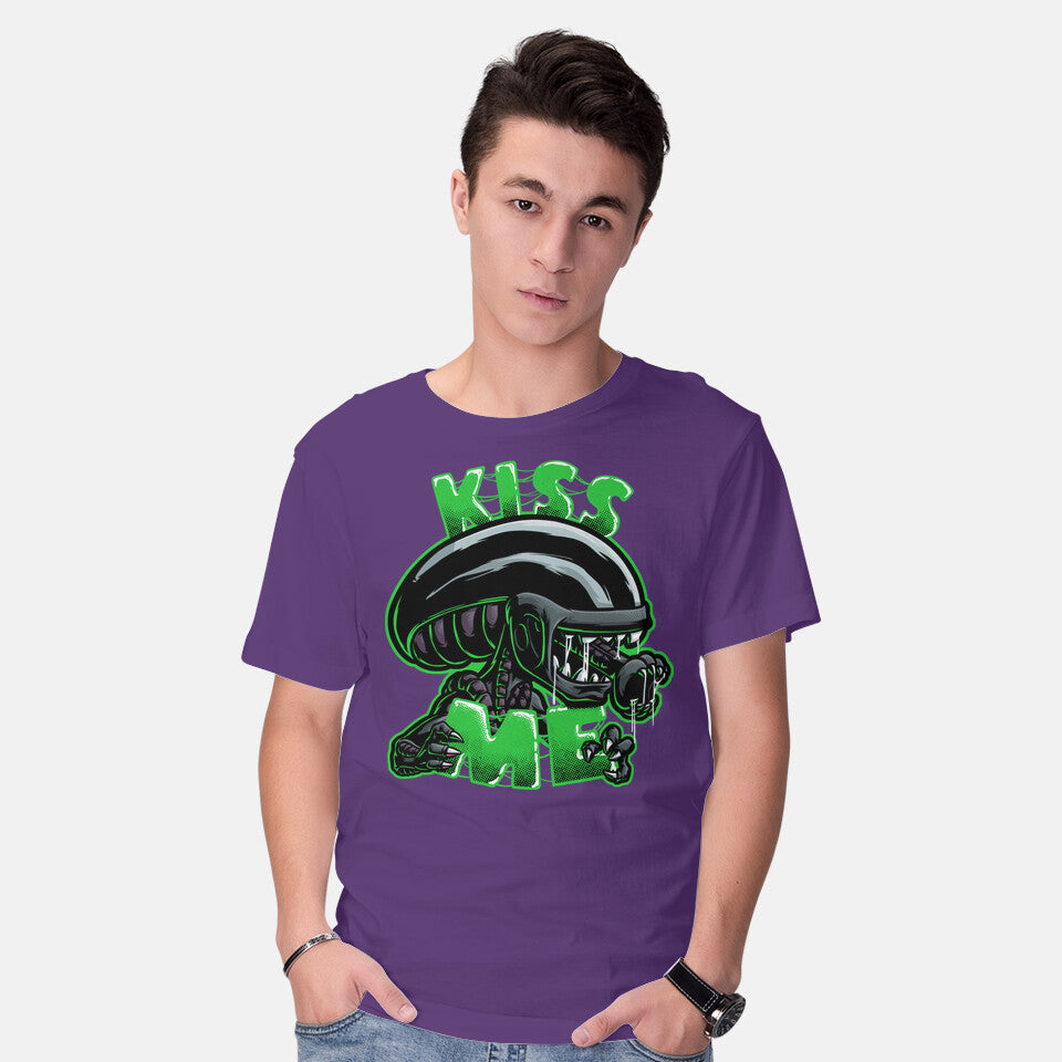Alien Kiss Me