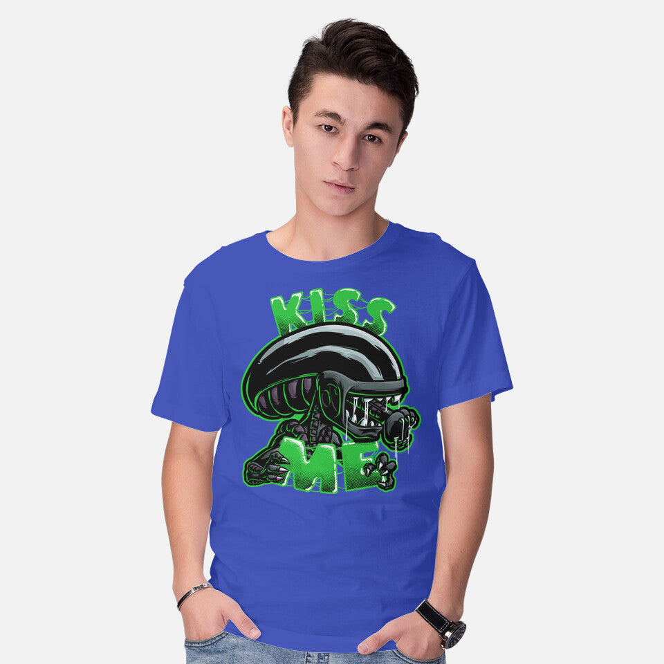 Alien Kiss Me